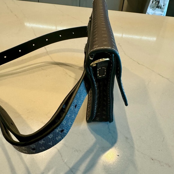 Brand New DKNY Signature Belt Purse/Fanny pack - Picture 7 of 9